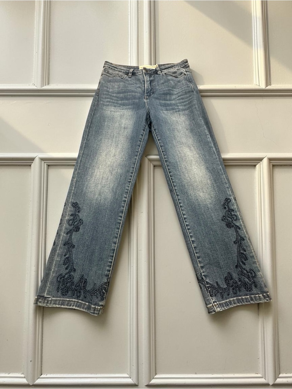 Soft Surroundings Slim Skinny Jeans With Embroidery. Stretchy. Size: 10